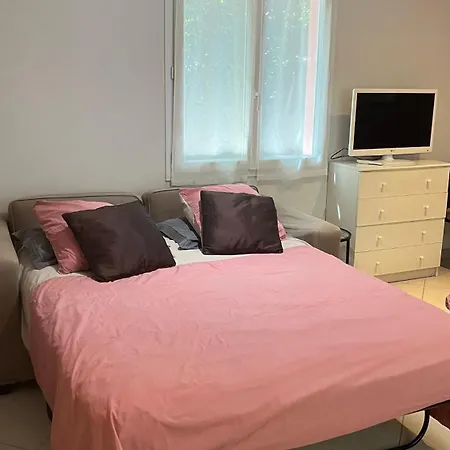 Independant Calme Pas Loin Du Centre Apartment *