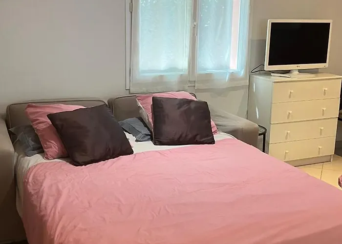 Independant Calme Pas Loin Du Centre Apartment *