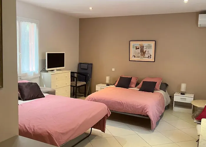 Independant Calme Pas Loin Du Centre アパート ニーム