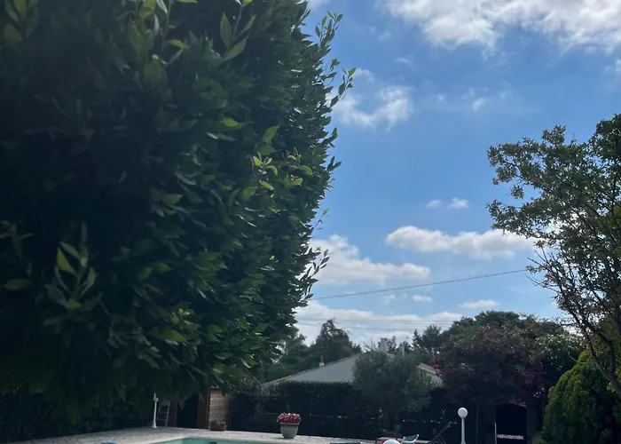 Independant Calme Pas Loin Du Centre アパート ニーム