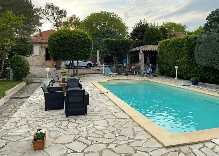 Apartment Independant Calme Pas Loin Du Centre Nimes