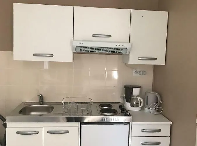 Independant Calme Pas Loin Du Centre Apartment Nimes